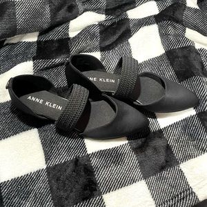 Brand new Anne Klein black flats